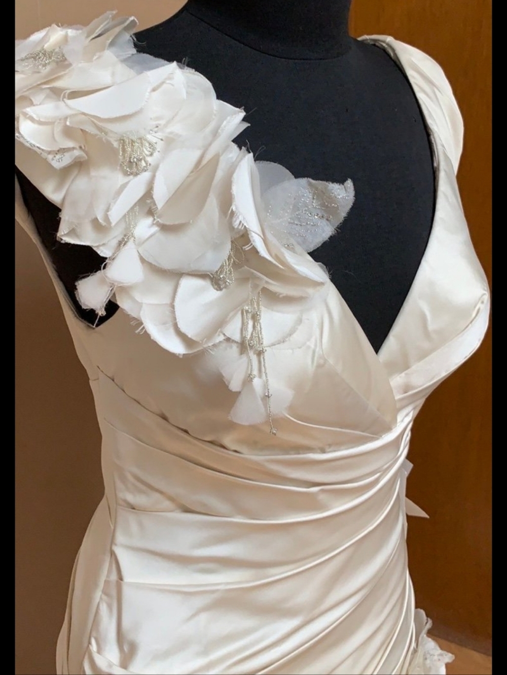 Watters Egg Shell Floral-Applique V-Neck Wedding Dress - Picture 3 of 12